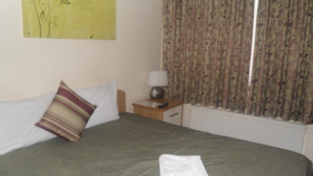 רומפורד Montrose Guest House מראה חיצוני תמונה