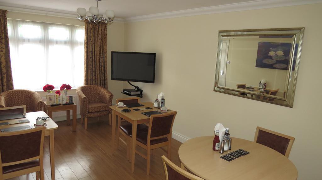 רומפורד Montrose Guest House מראה חיצוני תמונה